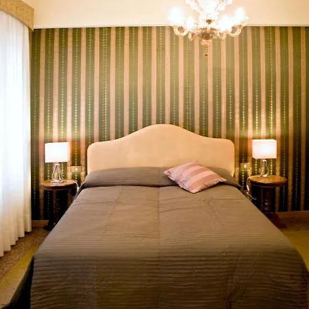 - Grande Ed Elegante In San Marco 威尼斯