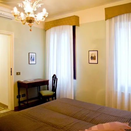 - Grande Ed Elegante In San Marco Apartamento Venecia